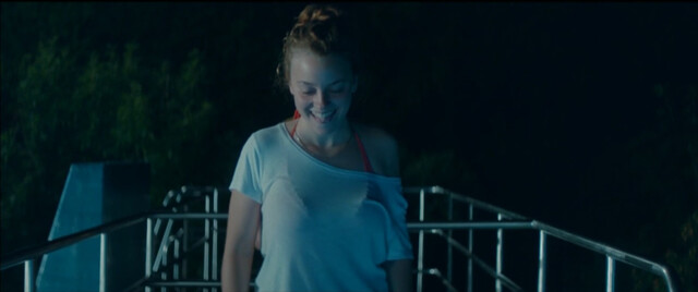 Amelie Herres sexy – 14,74 oder Das Streben nach Mittelmäßigkeit (2017)