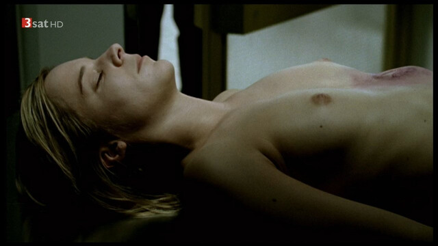 Bernadette Heerwagen nude – Hinter blinden Fenstern (2009)