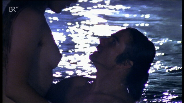 Bernadette Heerwagen nude – Das ewige Lied (1997)