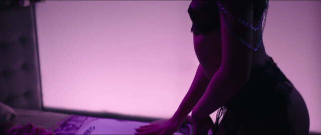 Evgenia Romanova sexy – Pervyy raz s01e04 (2025)