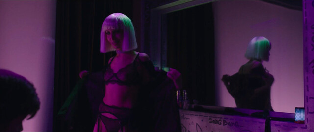 Evgenia Romanova sexy – Pervyy raz s01e04 (2025)
