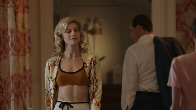 Alexia Barlier sexy – Les petits meurtres d'Agatha Christie s02e15 (2016)