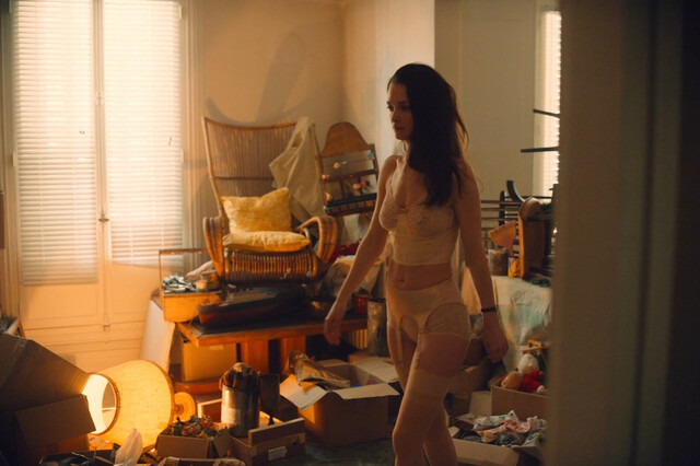 Charlotte Le Bon sexy – Niki (2024)