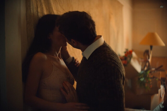 Charlotte Le Bon sexy – Niki (2024)