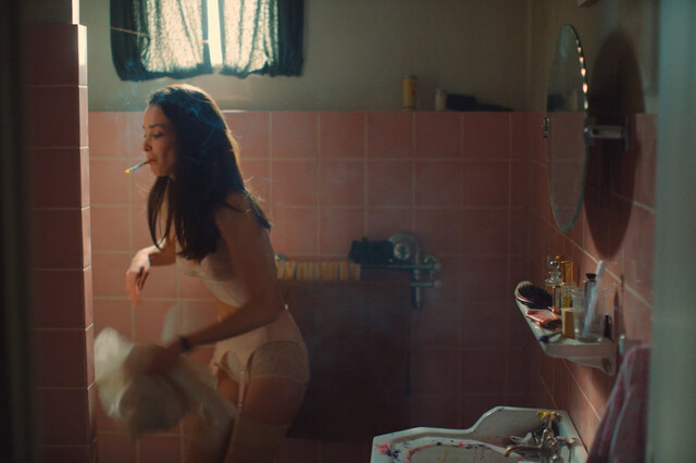 Charlotte Le Bon sexy – Niki (2024)