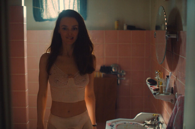 Charlotte Le Bon sexy – Niki (2024)