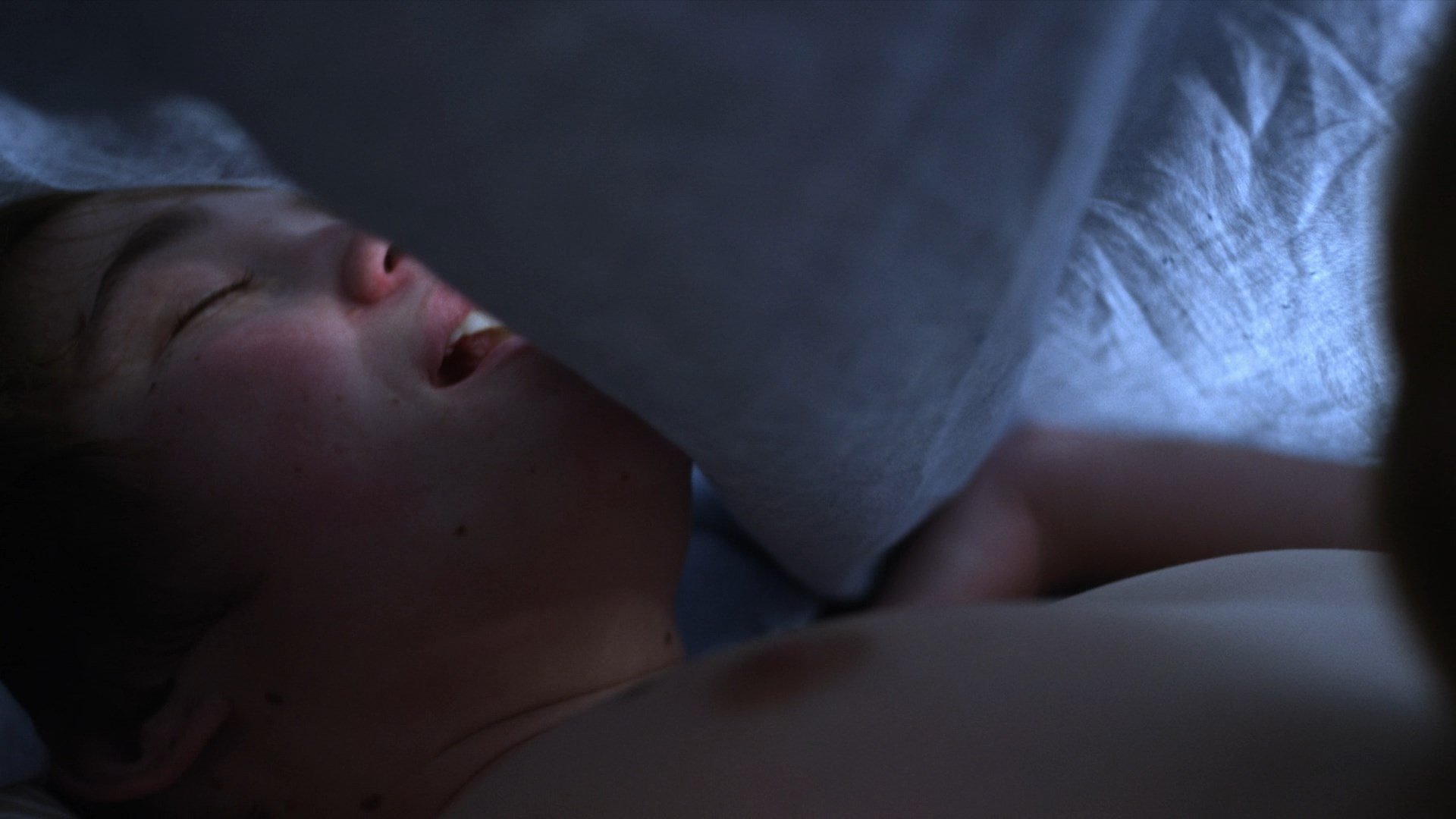 Niki Verkaar nude – T'padashtun (2017)