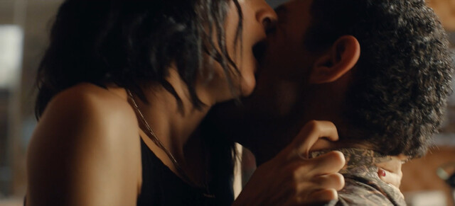 Jana McKinnon sexy – Black Snow s02e03 (2024)