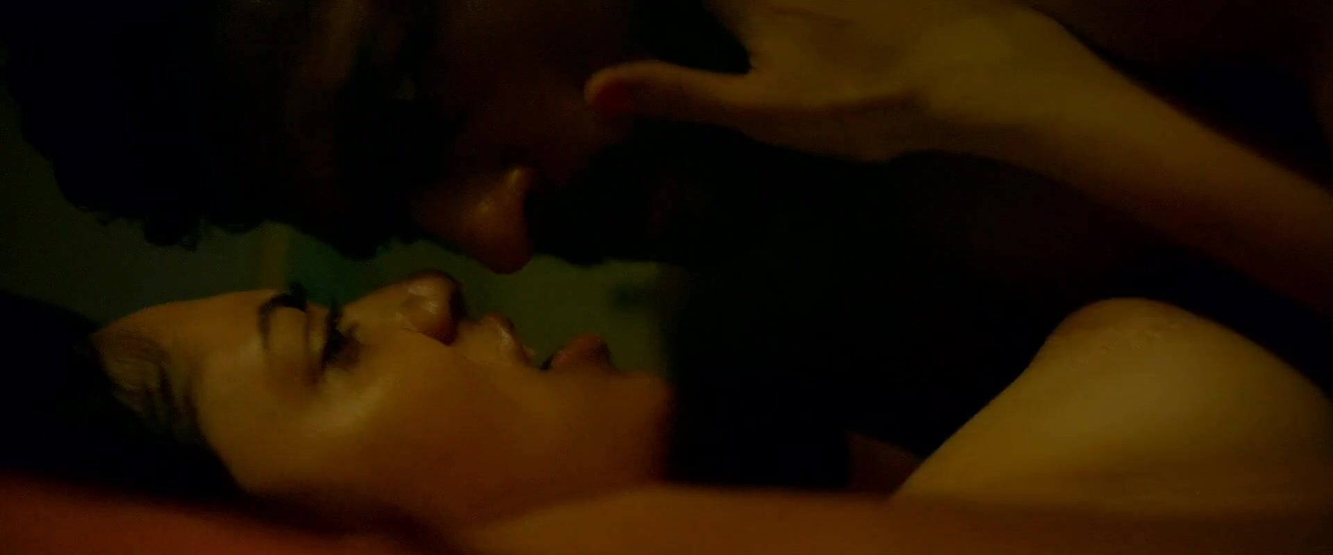 Sobhita Dhulipala nude - Raman Raghav 2.0 (2016)