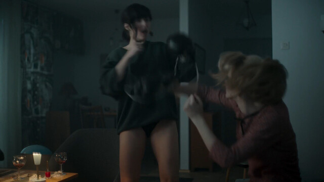 Michalina Olszanska sexy, Monika Mikołajczak nude – Kulej All That Glitters Isn’t Gold (Kulej. Dwie strony medalu) (2024)