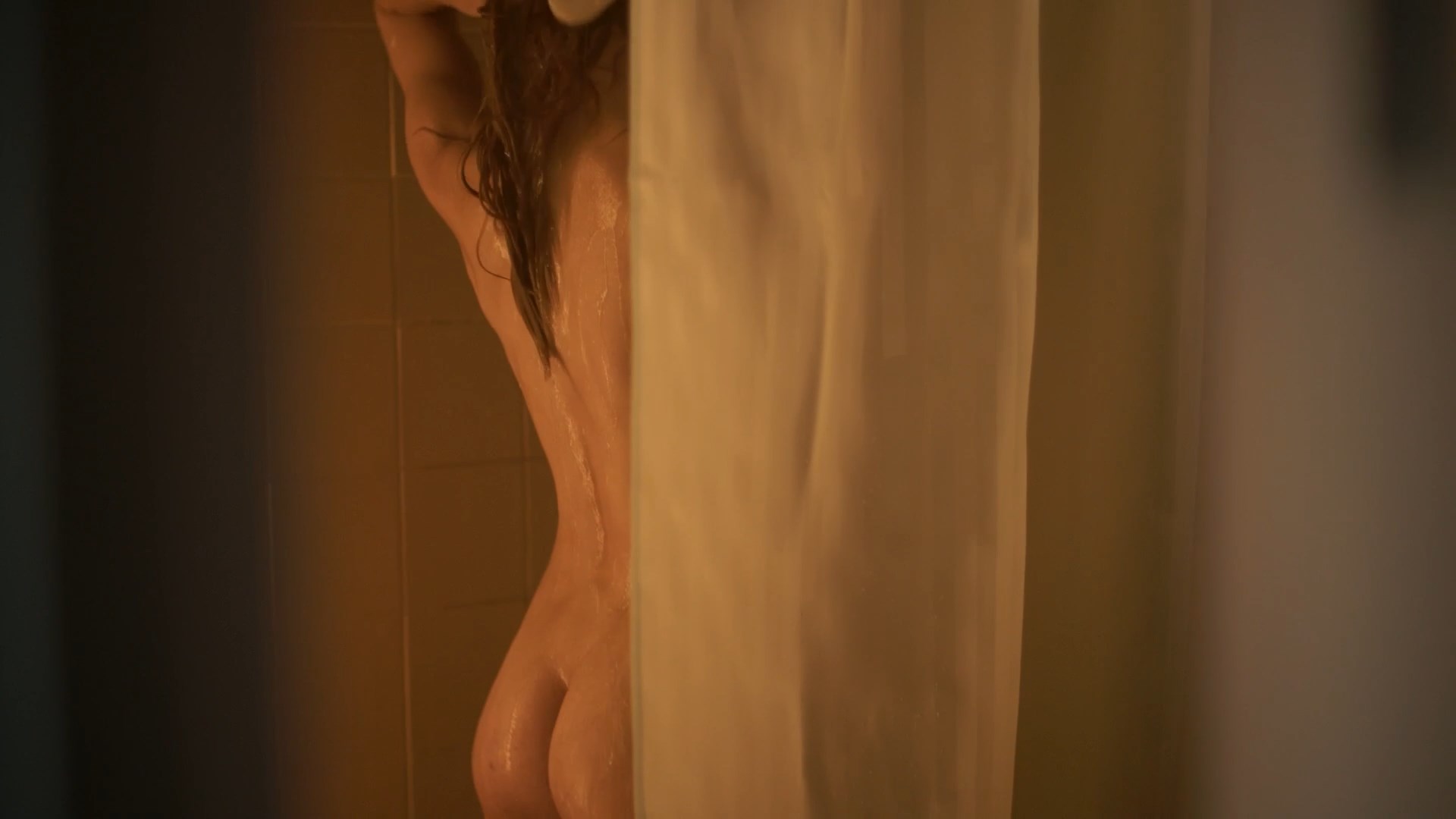 Michalina Olszanska sexy, Monika Mikołajczak nude – Kulej All That Glitters Isn’t Gold (Kulej. Dwie strony medalu) (2024)