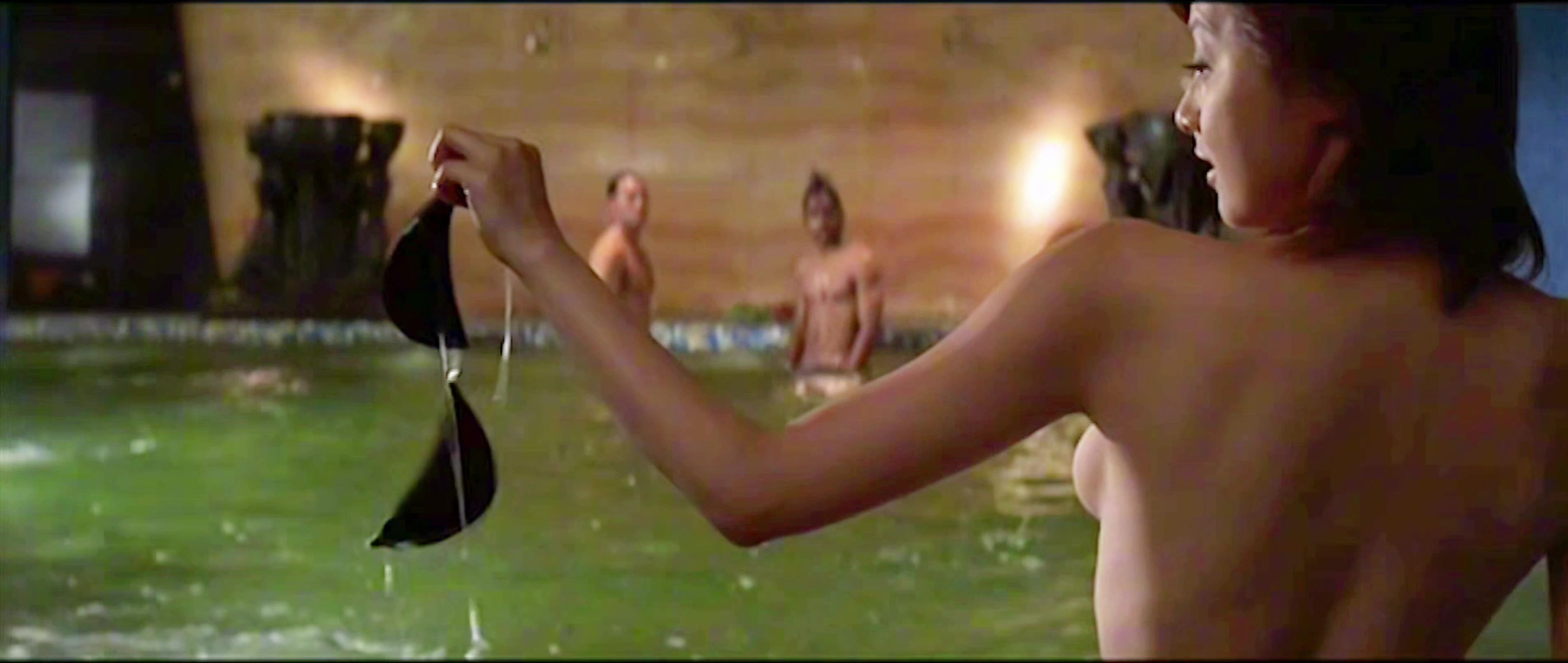 Norika Fujiwara sexy - China Strike Force (2000)