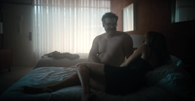 Linda Cardellini - DTF: St.Louis s01e04-06 (2026)