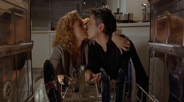 Luisa Ranieri sexy, Lucrezia Lante della Rovere nude - SMS: Sotto Mentite Spoglie (2007)