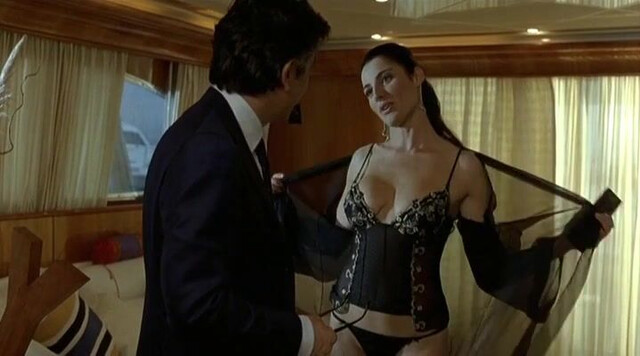 Luisa Ranieri sexy, Lucrezia Lante della Rovere nude - SMS: Sotto Mentite Spoglie (2007)