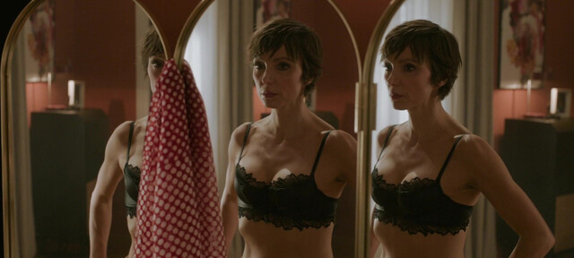 Julia Koschitz sexy, Lucía Barrado sexy - Der Vierer (2024)