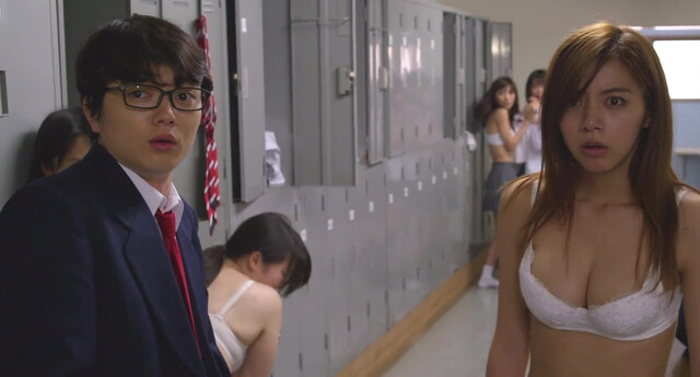 Elaiza Ikeda sexy, Erina Mano sexy - The Virgin Psychics (2015)