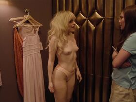 Lili Reinhart sexy, Victoria Pedretti nude - Forbidden Fruits (2026)