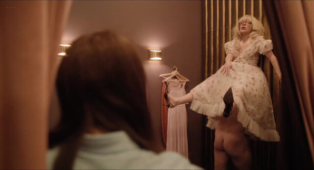 Lili Reinhart sexy, Victoria Pedretti nude - Forbidden Fruits (2026)