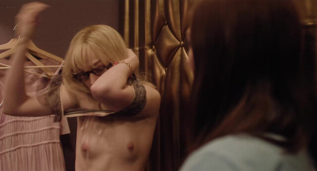 Lili Reinhart sexy, Victoria Pedretti nude - Forbidden Fruits (2026)