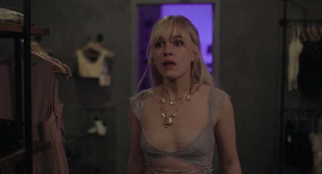 Lili Reinhart sexy, Victoria Pedretti nude - Forbidden Fruits (2026)