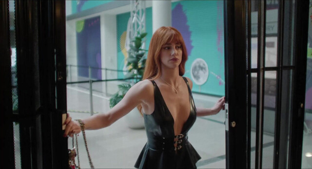 Lili Reinhart sexy, Victoria Pedretti nude - Forbidden Fruits (2026)