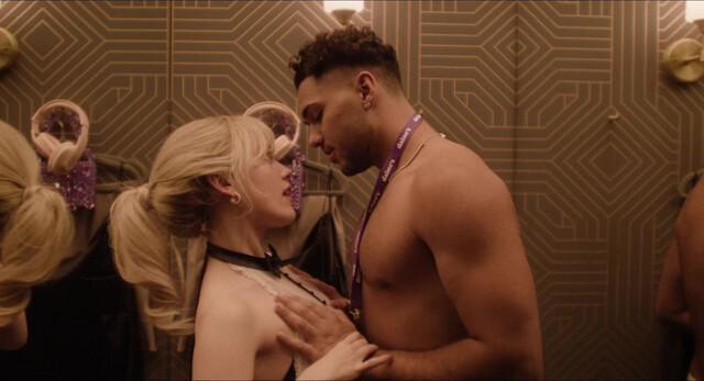 Lili Reinhart sexy, Victoria Pedretti nude - Forbidden Fruits (2026)