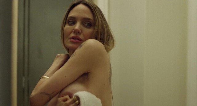 Angelina Jolie nude - Coutures (2025)