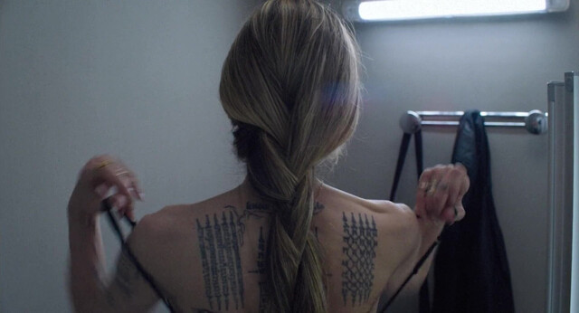 Angelina Jolie nude - Coutures (2025)