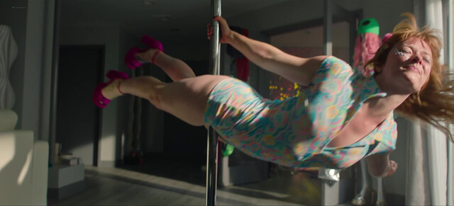Elle Fanning nude - Margos Got Money Troubles s01e06 (2026)