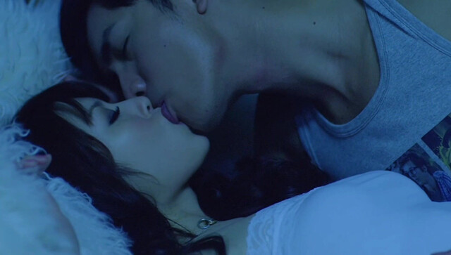 Shiga Lin sexy, Jeana Ho sexy - Lan Kwai Fong (2011)