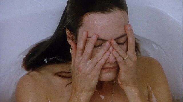 Chelsea Field nude - Dust Devil (1992)