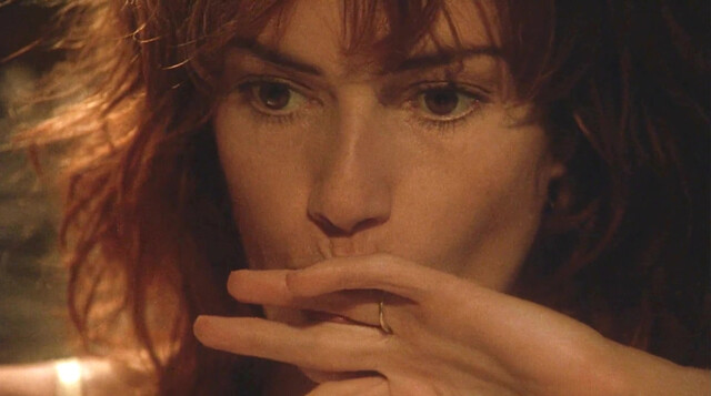 Chelsea Field nude - Dust Devil (1992)