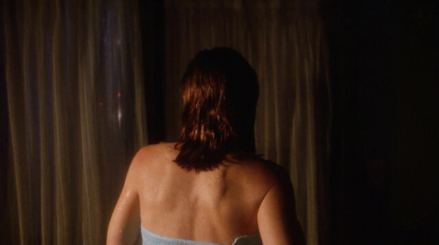Chelsea Field nude - Dust Devil (1992)
