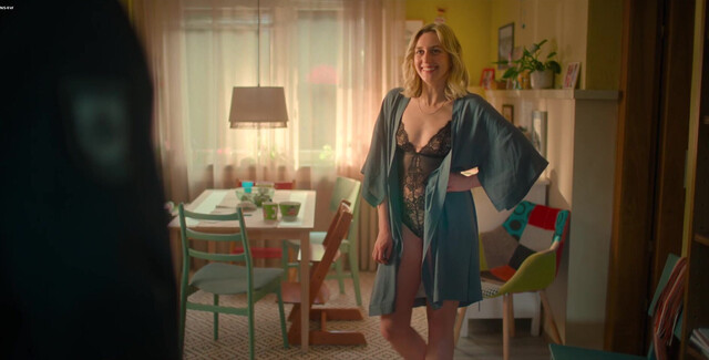 Jasna Fritzi Bauer nude, Marleen Lohse sexy, Franziska Machens nude, Mona Pirzad sexy, Amanda Da Gloria nude, Karen Dahmen nude - Dudes s01 (2025)
