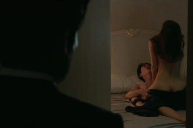 Ko Won nude - Dangerous Addiction (2015)
