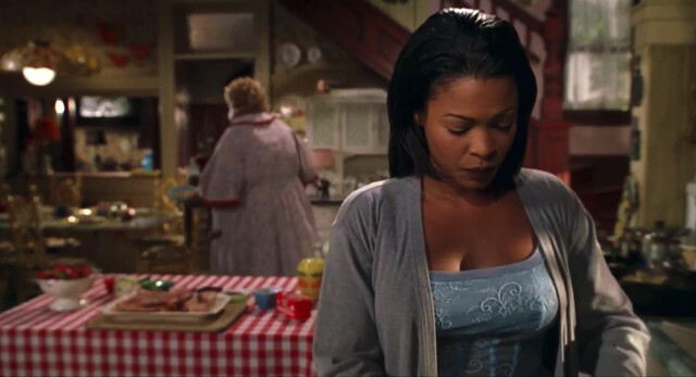 Nia Long sexy - Big Momma’s House (2000)