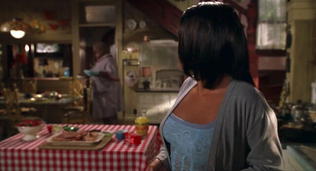 Nia Long sexy - Big Momma’s House (2000)