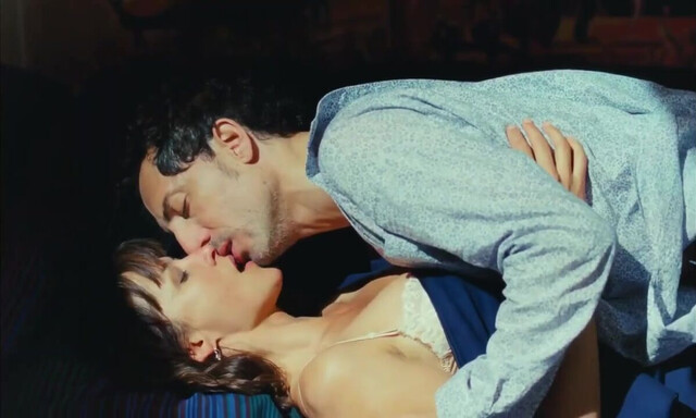 Sophie Marceau sexy - Un Bonheur n'arrive jamais seul (2012)