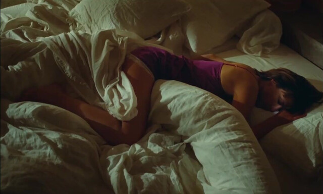 Sophie Marceau sexy - Un Bonheur n'arrive jamais seul (2012)