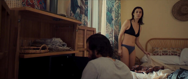 Elena Martín sexy - El Centro s01e01 (2025)