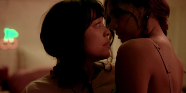 Midori Francis sexy, Madeleine Madden sexy - Saccharine (2026)