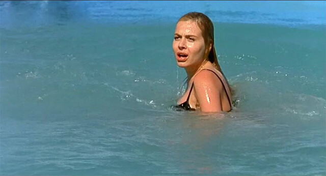 Valeria Marini nude - Bambola (1996) HD