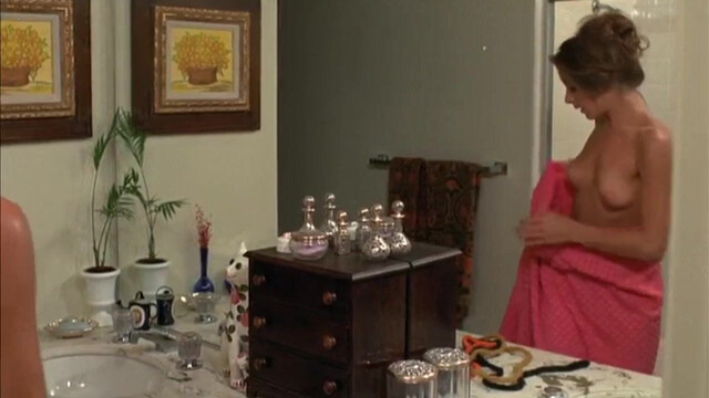 Barbara Mills nude, Sondra Currie nude,  Marki Bey sexy, Pat Woodell sexy - Class of '74 (1972)
