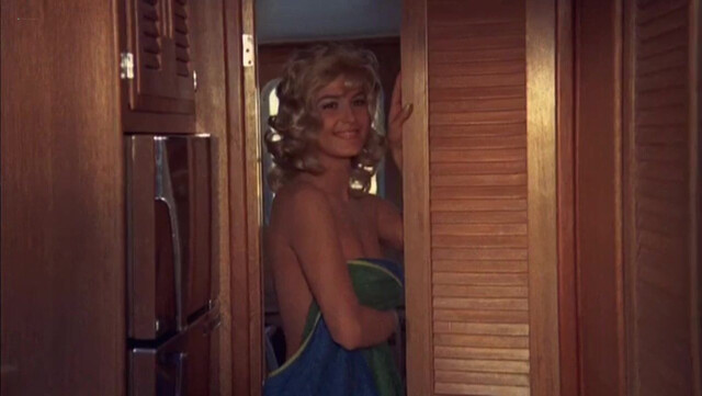 Barbara Mills nude, Sondra Currie nude,  Marki Bey sexy, Pat Woodell sexy - Class of '74 (1972)