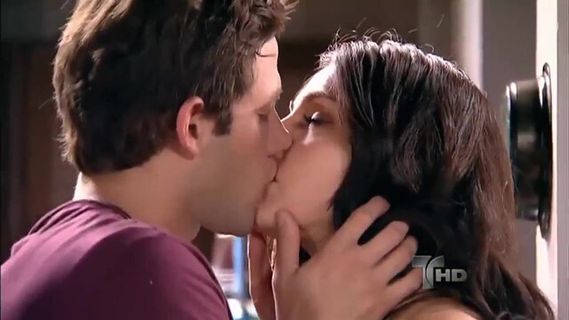Sandra Echeverria sexy - Relaciones peligrosas s01e36,e37 (2012)