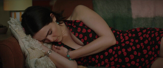Zoey Deutch sexy, Zenia Marshall sexy - Voicemails for Isabelle (2026)