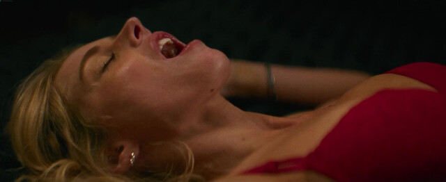 Samara Weaving sexy - Carolina Caroline (2025)