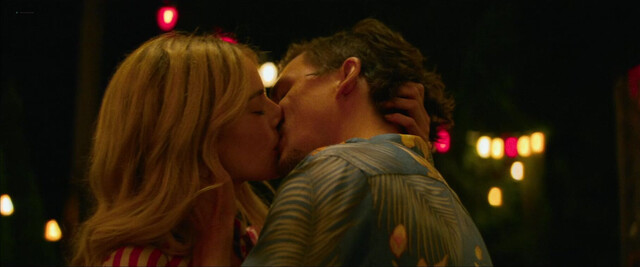 Samara Weaving sexy - Carolina Caroline (2025)