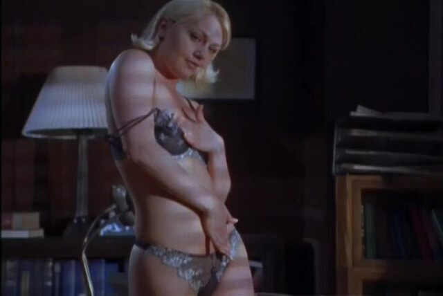 Beverly Lynne nude - Perfectly Legal (2002)